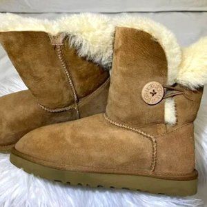 Uggs Chestnut Bailey Button II Suede Water-Repellent Boots UGG size 7 Womens